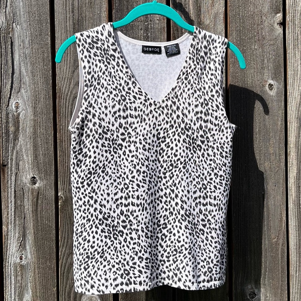 George sleeveless sweater top size medium